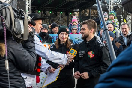 Wejście do telewizji z wiślańskiego rynku